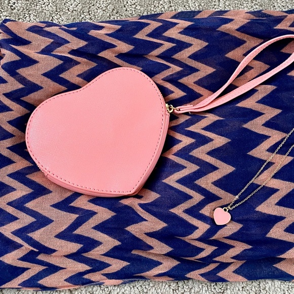 Matching set 💕 Wristlet & Necklace - Picture 4 of 5